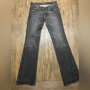 Very flattering well loved, great condition!RARE: Fidelity Tiger Lily Boot Cut.